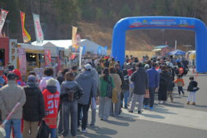 SMCブースに向かって行列が！！